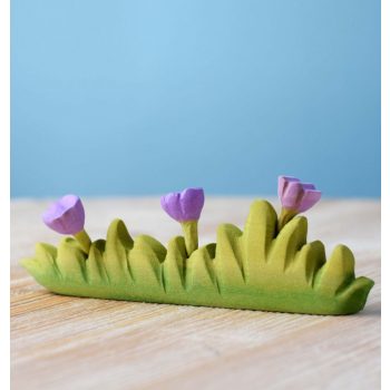 Bumbu Toys lila virágok a fűben fajáték, nagy