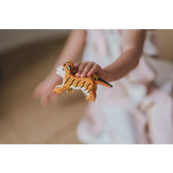 Holztiger tigris kölyök fajáték