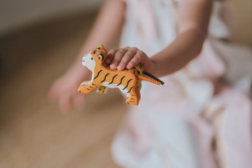 Holztiger tigris kölyök fajáték